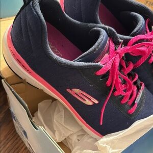 Sketcher tennis shoes